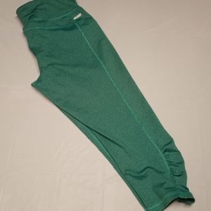 Danskin now capri yoga pants